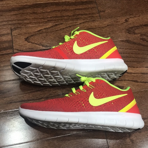 Like new NikeiD free shoes size 8 1/2 - Picture 2 of 6